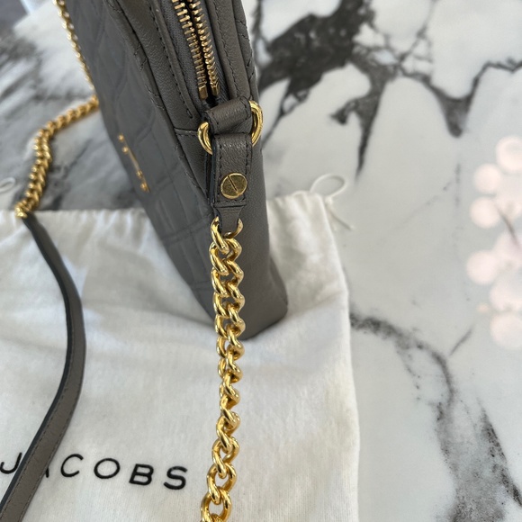 Marc Jacobs Quilted Cross Body Leather Purse iPad Holder - Grey with Gold Chain - Picture 7 of 13